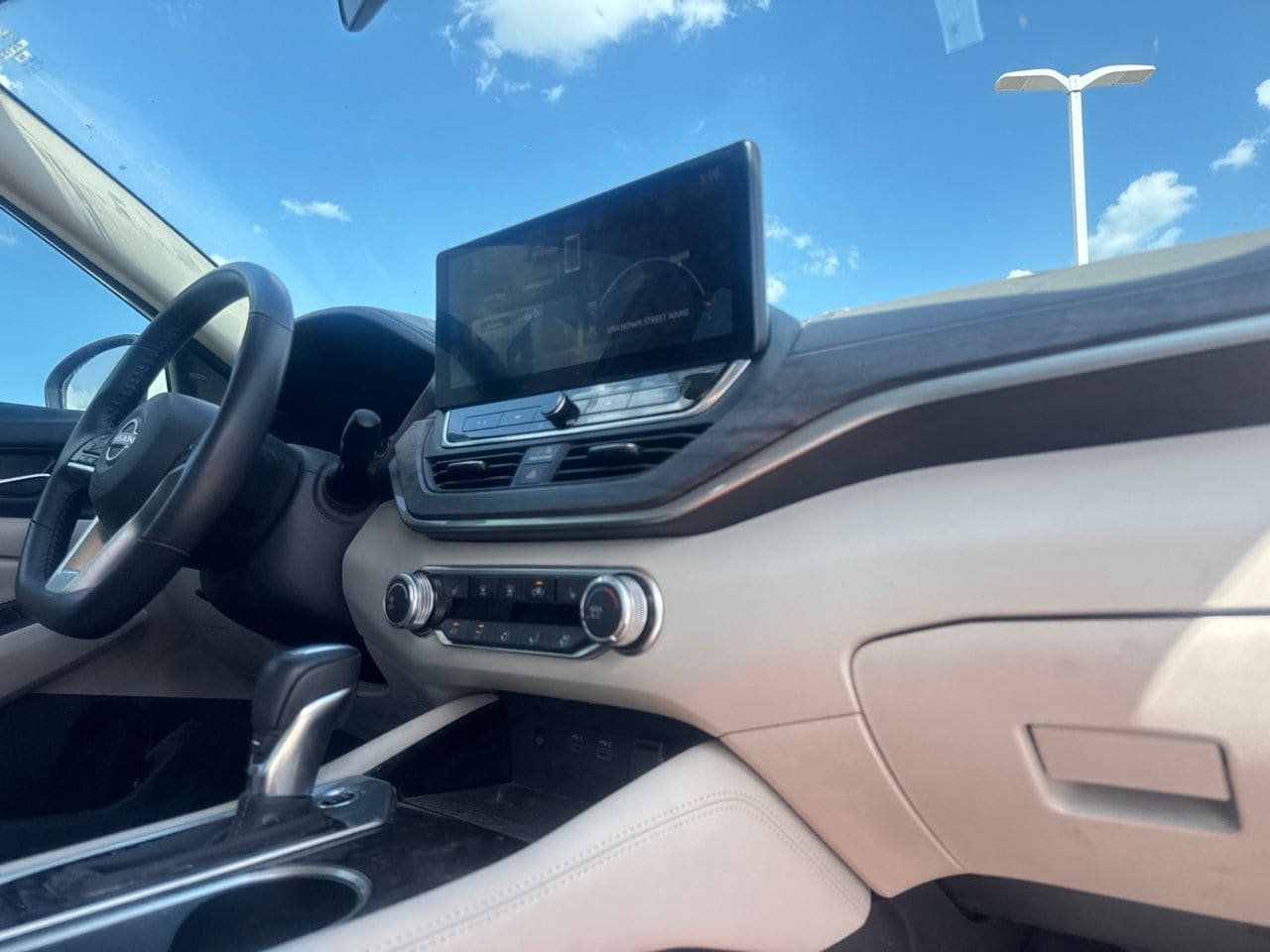 Certified 2024 Nissan Altima 2.5 SV w/ SV Premium Package FWD image 29
