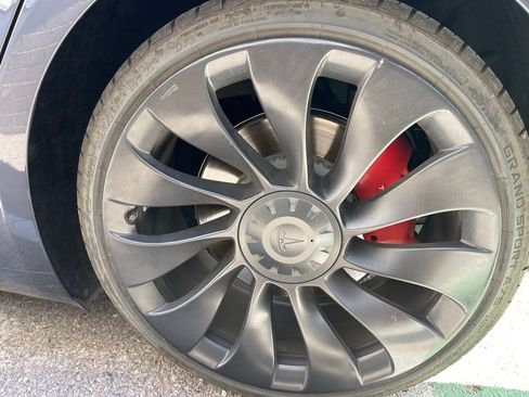 Used 2021 Tesla Model 3 Performance image 5