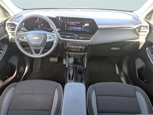 Used 2025 Chevrolet TrailBlazer LT image 17