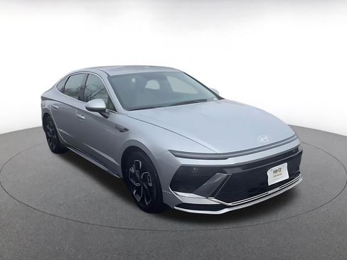 Used 2025 Hyundai Sonata SEL image 3