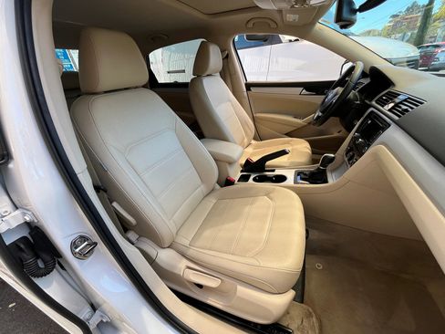 Used 2013 Volkswagen Passat TDI SE image 13