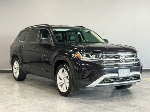 Used 2021 Volkswagen Atlas SE w/ Towing Package image 4