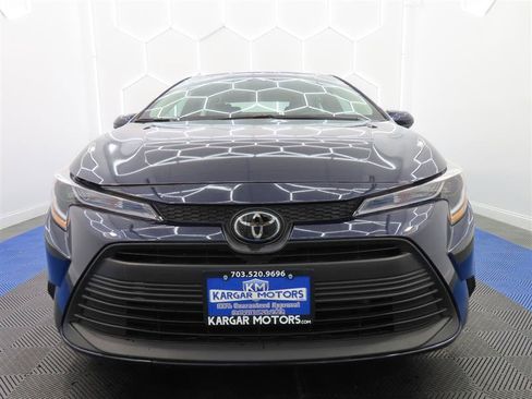 Used 2025 Toyota Corolla LE FWD image 3