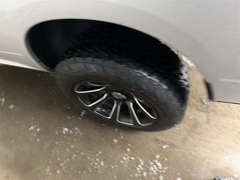 Used 2017 RAM 1500 Express image 9