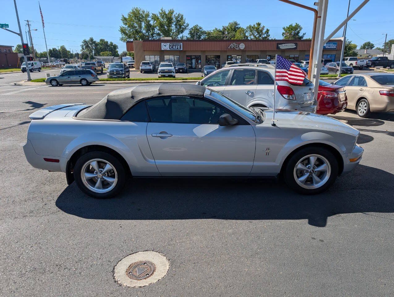 Used 2007 Ford Mustang Convertible RWD image 8