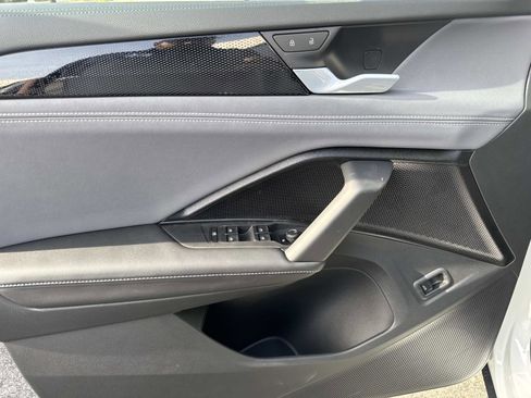 New 2026 Volkswagen Tiguan SE R-Line FWD image 12