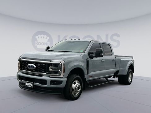 Used 2026 Ford F350 Platinum image 1
