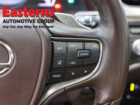 Used 2021 Lexus ES 350 w/ Premium Package FWD image 16