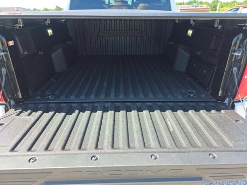Used 2025 Toyota Tacoma Limited AWD/4WD image 44