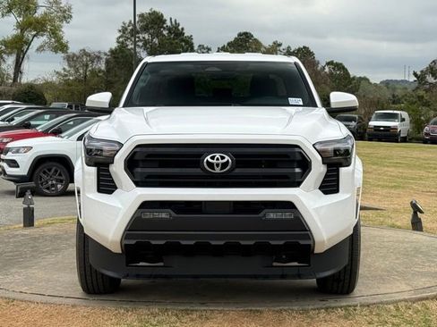 Used 2024 Toyota Tacoma SR5 image 2