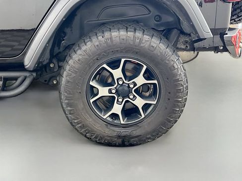 Used 2019 Jeep Wrangler Unlimited Rubicon w/ LED Lighting Group AWD/4WD image 35