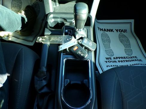 Used 2019 Toyota Tacoma TRD Sport image 28