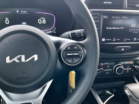 Used 2023 Kia Soul LX FWD image 12