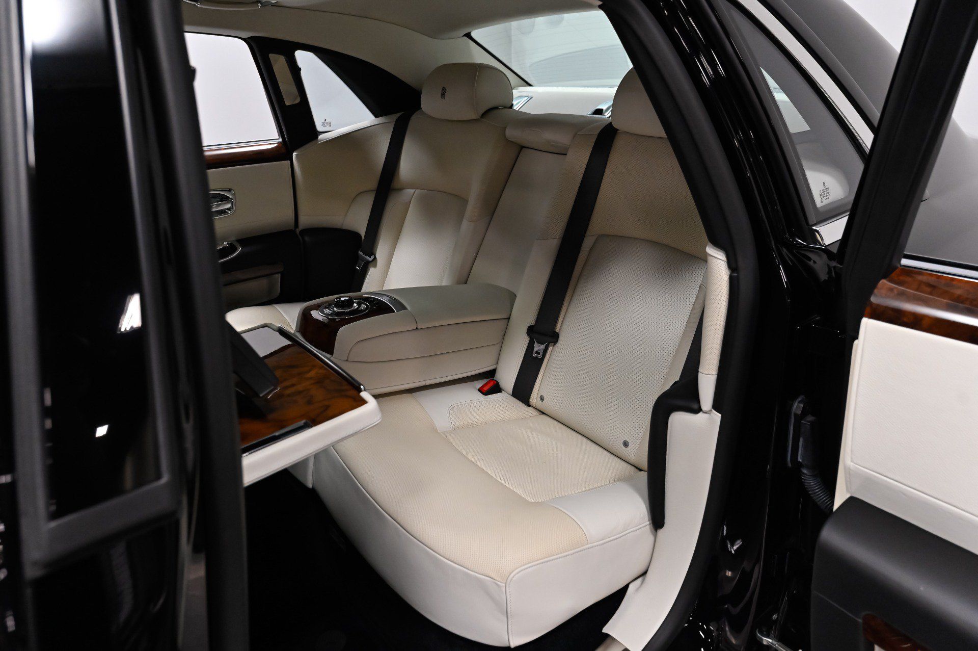 Used 2012 Rolls-Royce Ghost RWD image 41