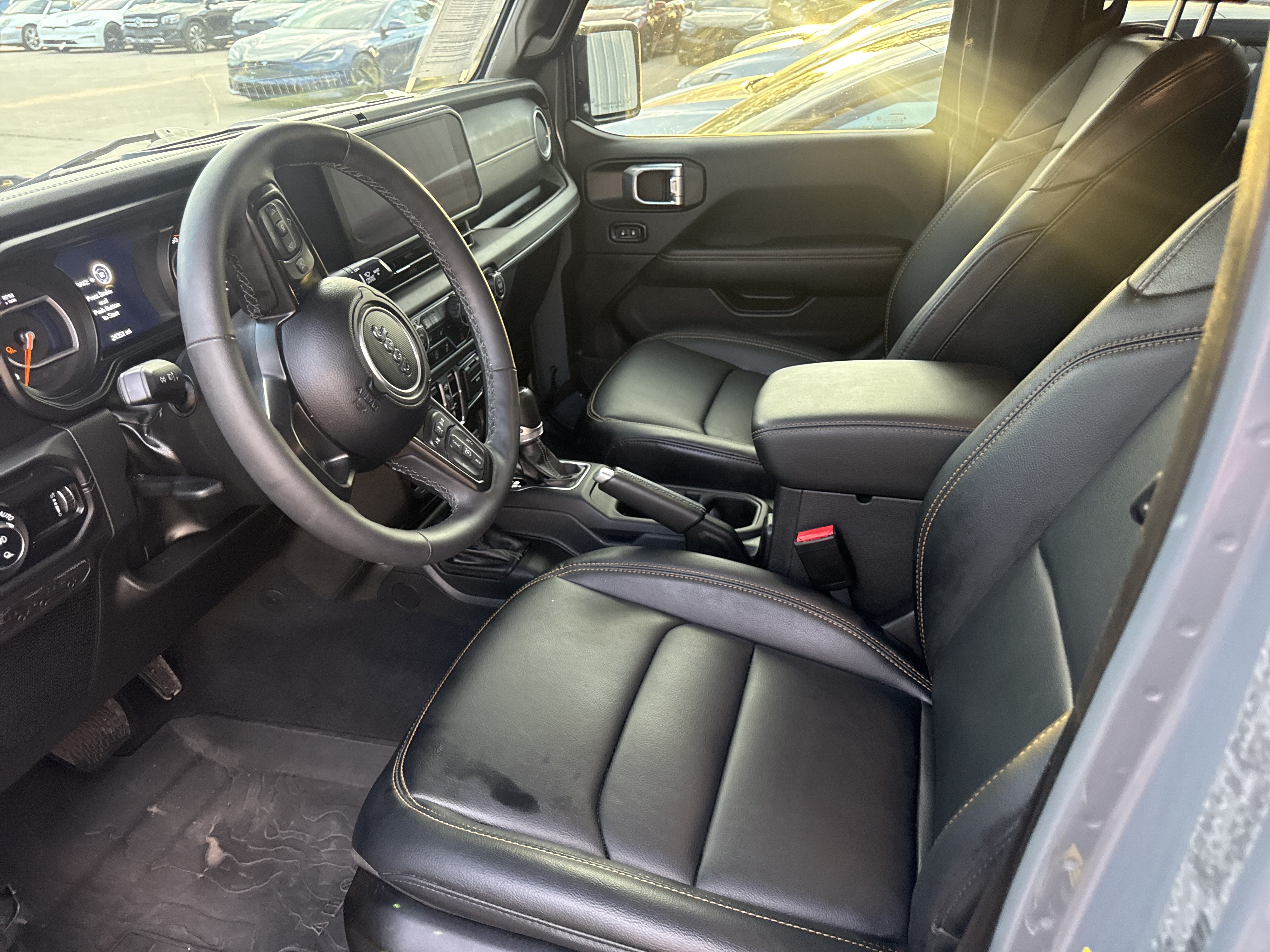 Used 2025 Jeep Gladiator Sport AWD/4WD image 5