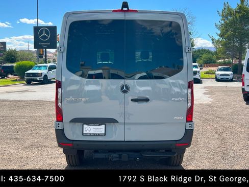 Used 2025 Mercedes-Benz Sprinter 2500 image 4