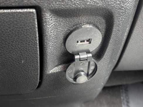 Used 2017 RAM 1500 Express w/ Express Value Package AWD/4WD image 22