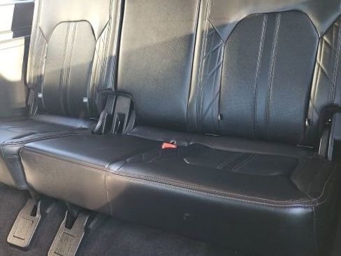 Used 2018 Ford Expedition Platinum image 19