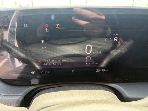 Used 2024 Buick Encore GX Sport Touring FWD image 9