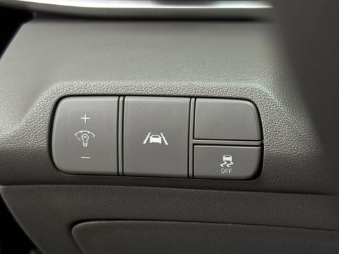 Used 2023 Hyundai Elantra SEL image 31