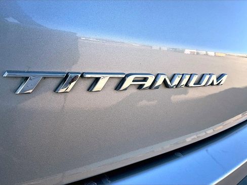 Used 2024 Ford Edge Titanium image 7