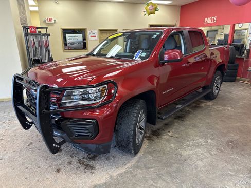 Used 2021 Chevrolet Colorado W/T w/ Custom Special Edition image 3