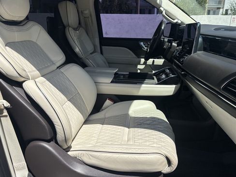 Used 2020 Lincoln Navigator L Black Label w/ Cargo Convenience Package AWD/4WD image 37