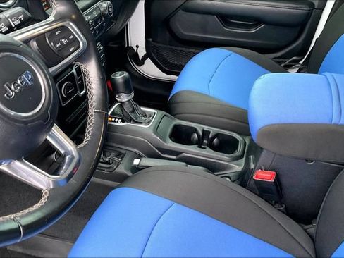 Used 2020 Jeep Wrangler Unlimited Sahara w/ Uconnect 4C Nav & Sound Group AWD/4WD image 14