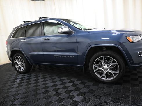 Used 2020 Jeep Grand Cherokee Overland AWD/4WD image 16