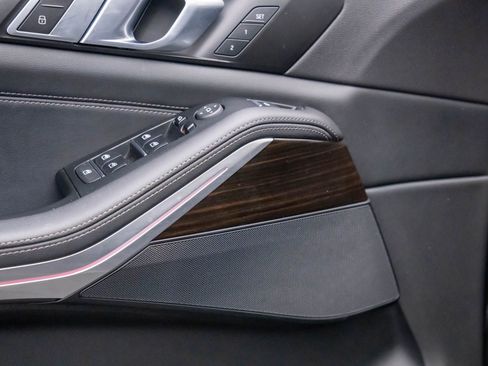 Used 2023 BMW X5 xDrive40i w/ Premium Package image 14