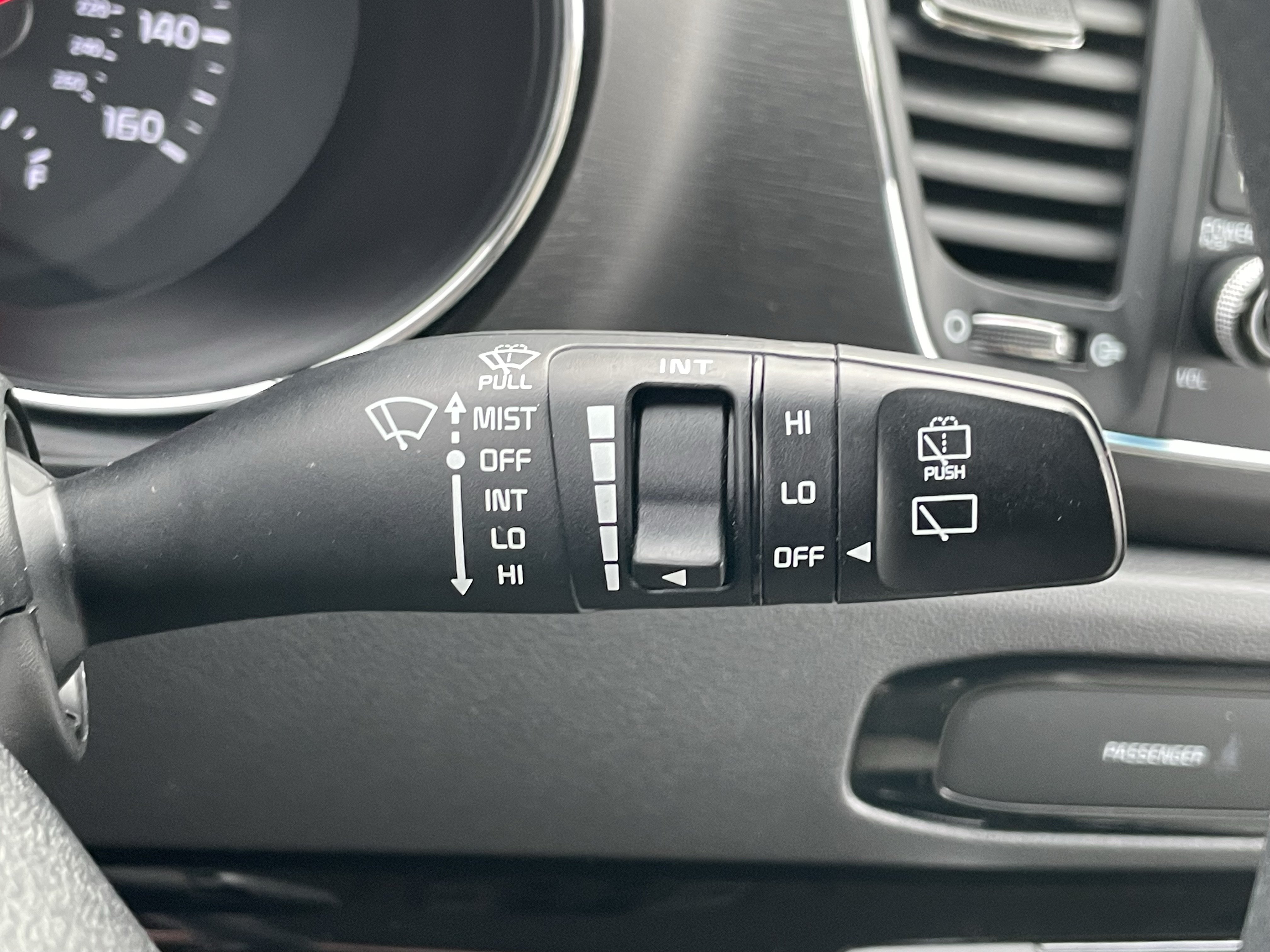 Used 2020 Kia Sedona LX FWD image 18