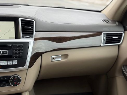 Used 2015 Mercedes-Benz GL 450 GL 450 4MATIC AWD 4dr SUV image 35