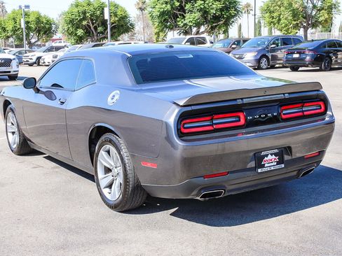 Used 2019 Dodge Challenger SXT RWD image 8