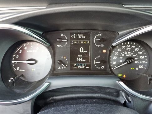 Used 2021 Toyota Sequoia Platinum image 35