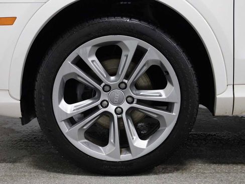 Used 2018 Audi Q3 2.0T Premium Plus w/ Premium Plus Package image 38