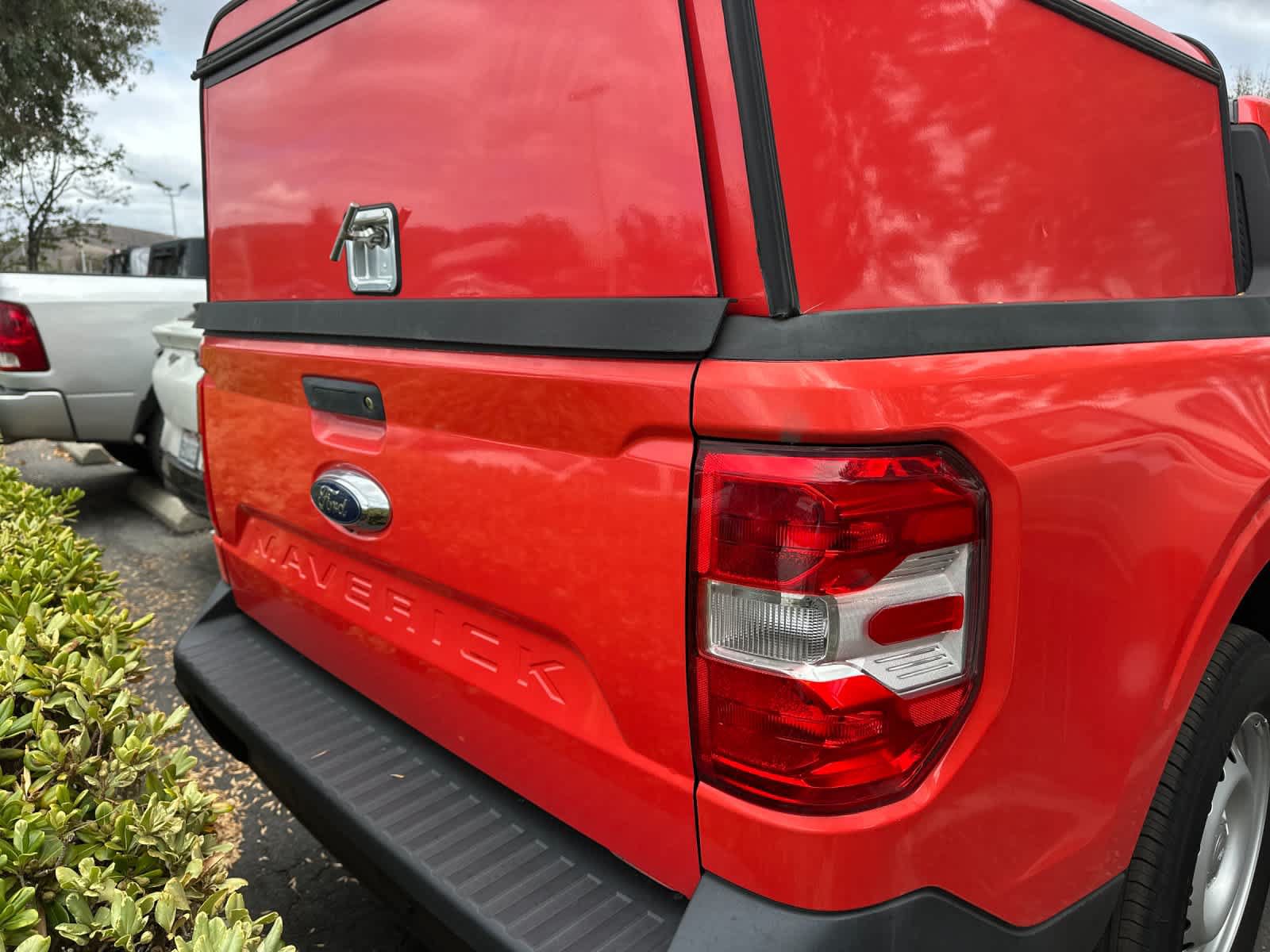 Used 2022 Ford Maverick XL FWD image 5