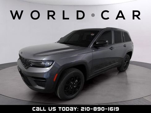 Used 2024 Jeep Grand Cherokee Altitude image 3