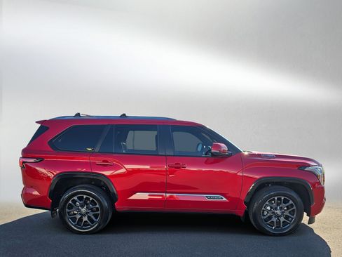 Used 2025 Toyota Sequoia Platinum image 6