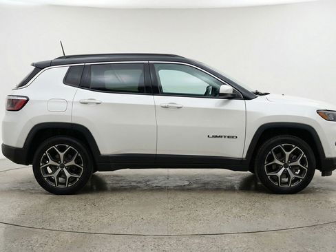 Used 2025 Jeep Compass Limited AWD/4WD image 11