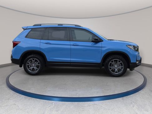 Used 2024 Honda Passport TrailSport image 5