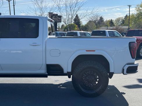 Used 2025 GMC Sierra 3500 AT4 w/ AT4 Premium Plus Package AWD/4WD image 10