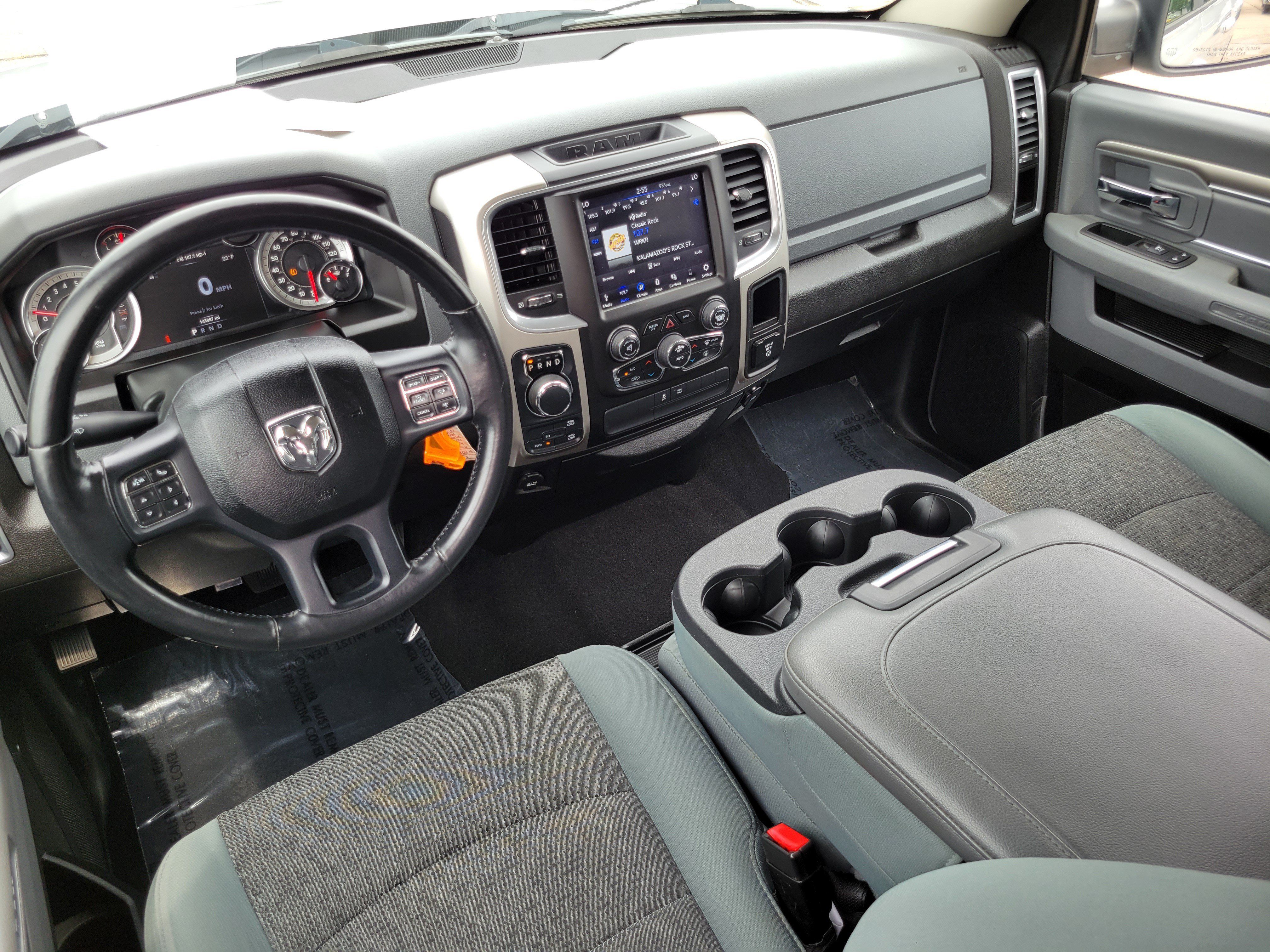 Used 2019 RAM 1500 Classic SLT w/ Luxury Group AWD/4WD image 22