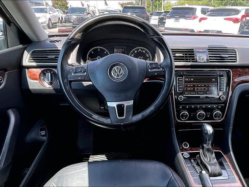 Used 2013 Volkswagen Passat TDI SEL Premium FWD image 5