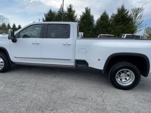 Used 2025 Chevrolet Silverado 3500 High Country w/ High Country Premium Package AWD/4WD image 7