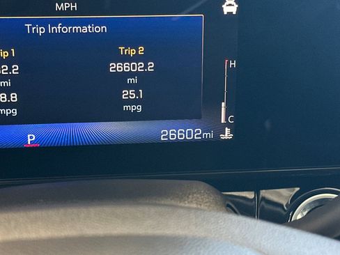 Used 2024 Chevrolet Trax ACTIV w/ Sunroof Package FWD image 33