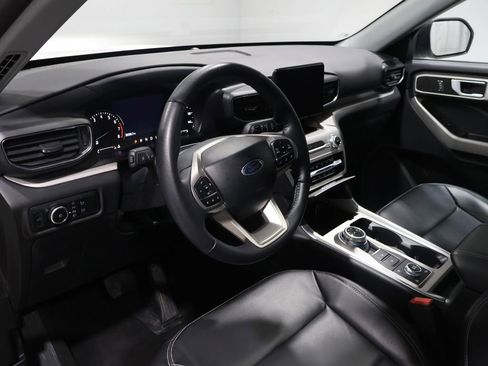 Used 2024 Ford Explorer XLT w/ Equipment Group 202A image 27