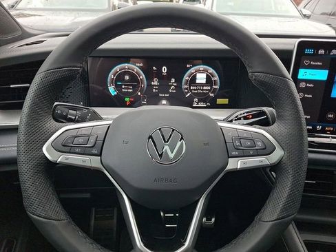 New 2026 Volkswagen Tiguan SE R-Line image 10