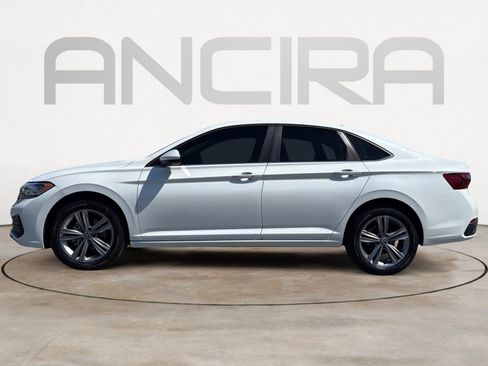 Certified 2024 Volkswagen Jetta SE image 5