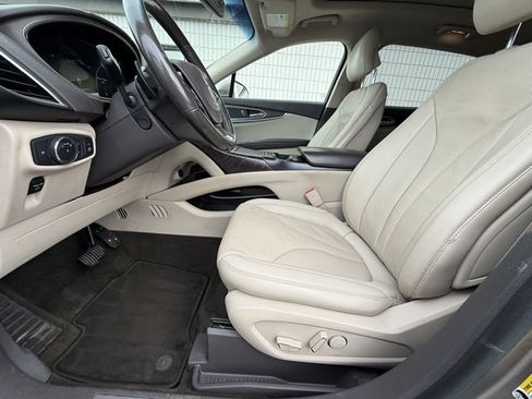 Used 2019 Lincoln Nautilus Reserve image 24