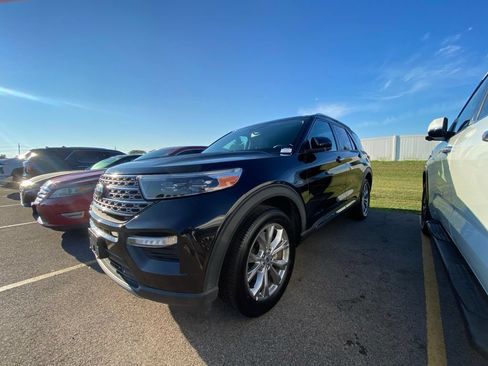 Used 2023 Ford Explorer Limited AWD/4WD image 13